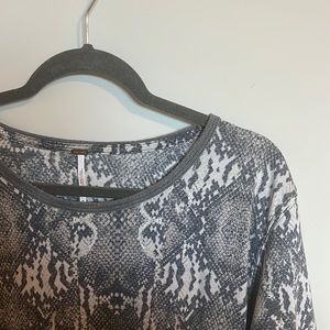 Free people tourist printed tee gray snake skin medium